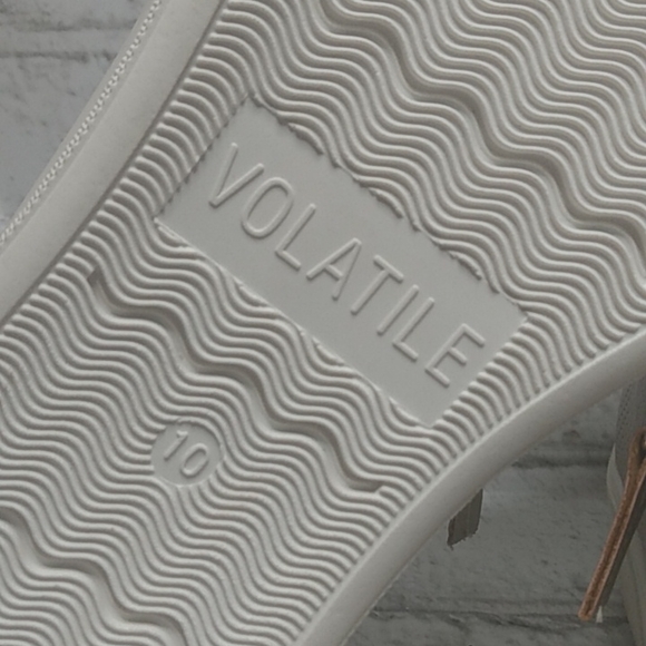 Volatile Rose Gold sneakers with zipper size 10 - Picture 8 of 8